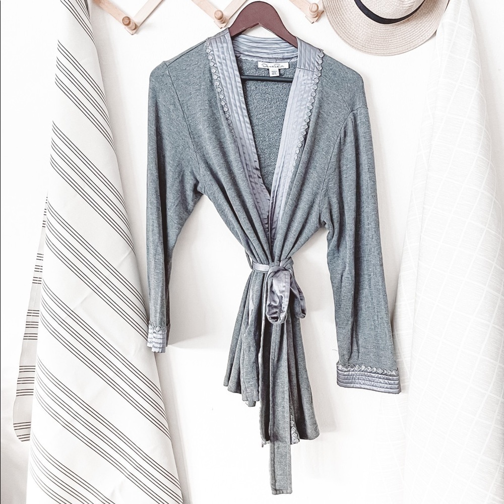 Oscar De La Renta Gray Robe